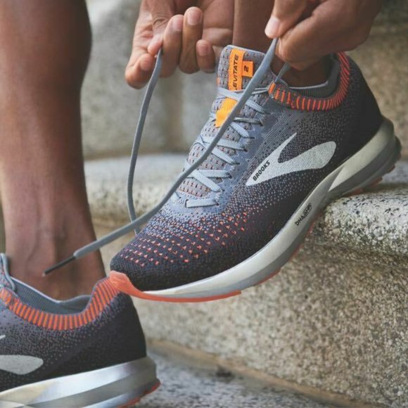 brooks levitate 2 orange